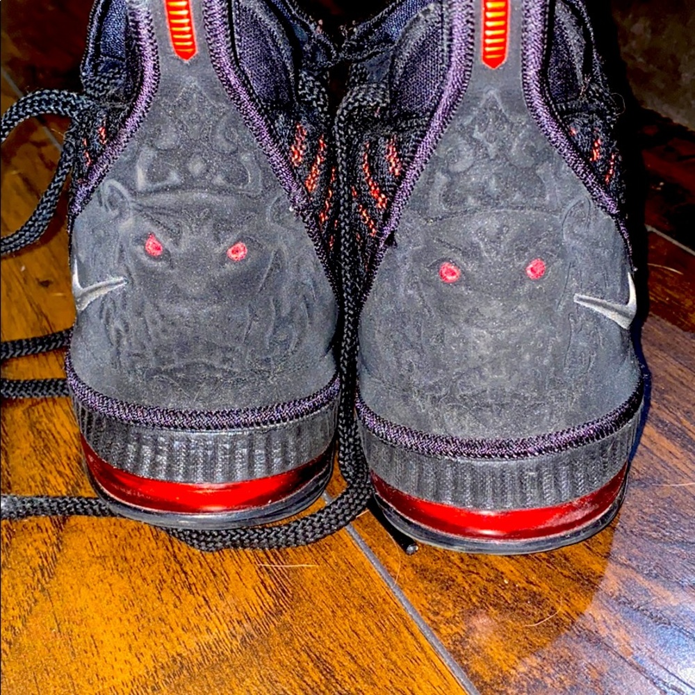 Lebron 18s - Picture 2 of 5